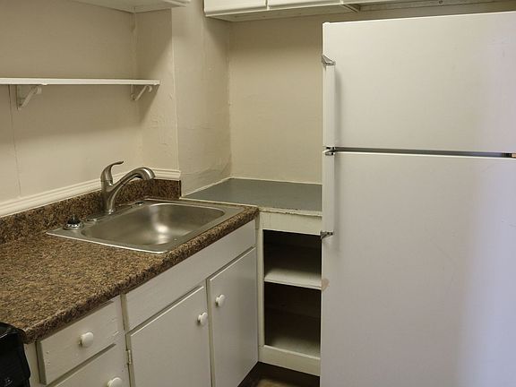 2nd image of 1109-1111 W 40th St #2E