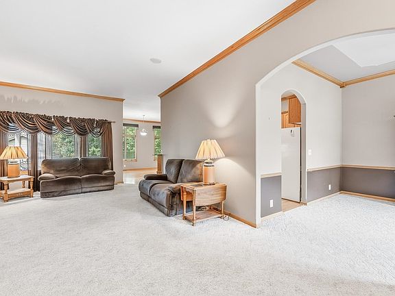 3rd image of 1252 N Hickory Creek Ct