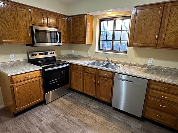 5th image of 144 Elmsmead Ct