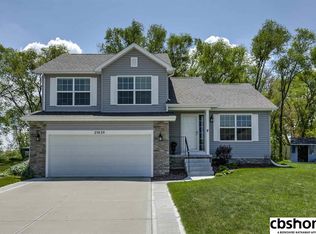 21439 Hampton Dr, Gretna, NE 68028
