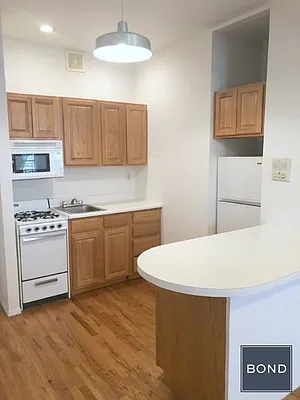 Rented by Bond New York | media 10