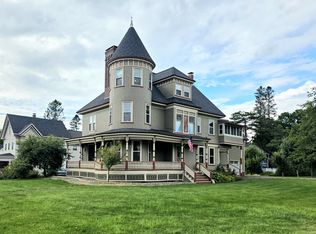 32 Pleasant St, Houlton, ME 04730