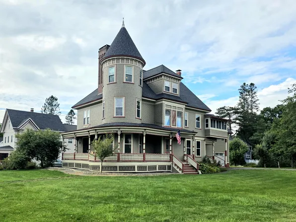 32 Pleasant Street, Houlton, ME 04730