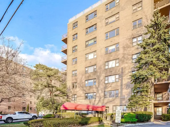 8800 Boulevard image 1 of 15