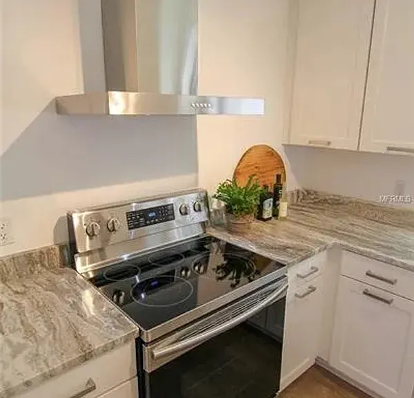 1301 E Cayuga St — Photo 11