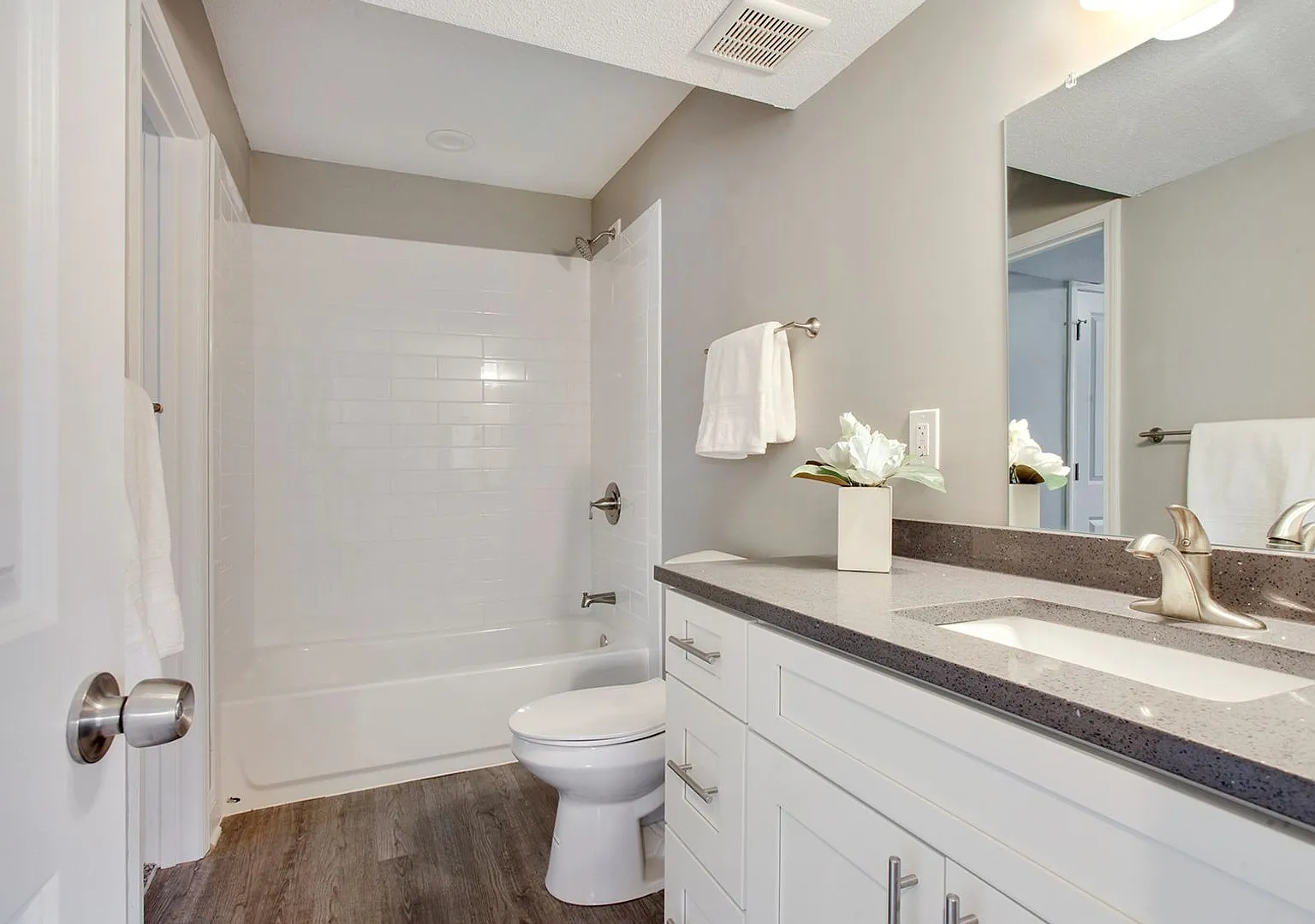 Modern Finishes + Massive Space | Steps from KU Med — Photo 4