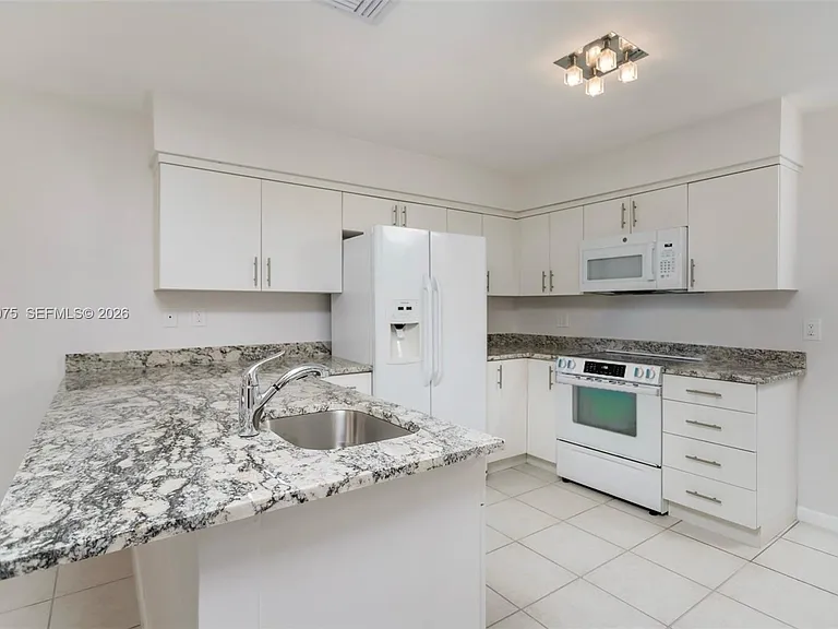 15389 S Dixie Hwy #25 — Photo 4
