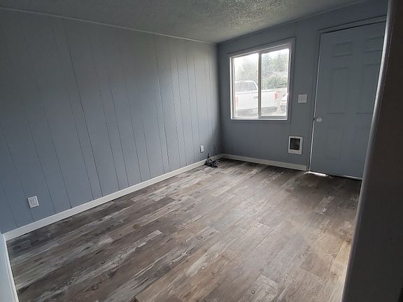 3rd image of 305 W Main St #10642710