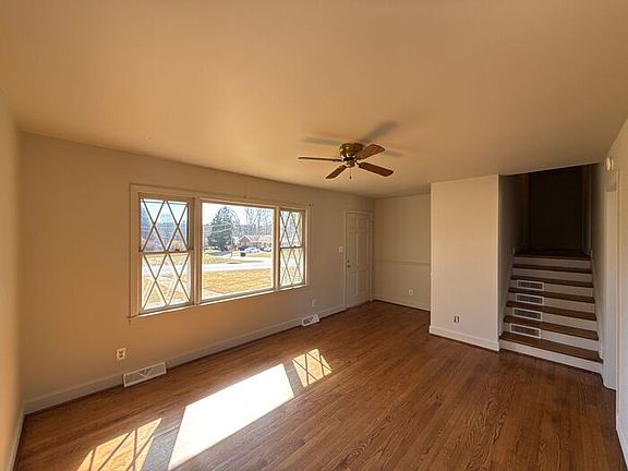 3rd image of 4840 Tanglebriar Dr