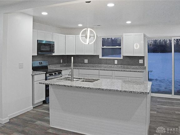 4th image of 6352 Mantz Ave