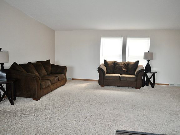 5th image of 13578 Bismarck Cir