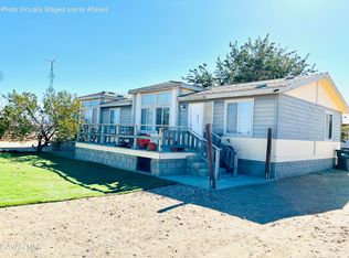 131 York St, Rosamond, CA 93560