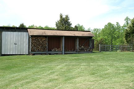 4th image of 311 Surrey Dr
