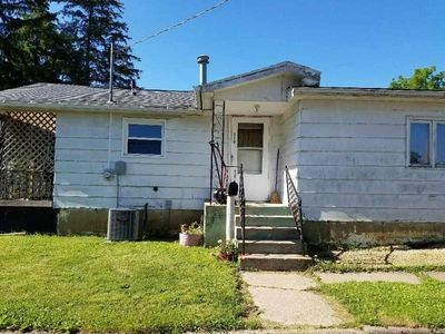 319 E Pearl St, New Lisbon, WI, 53950