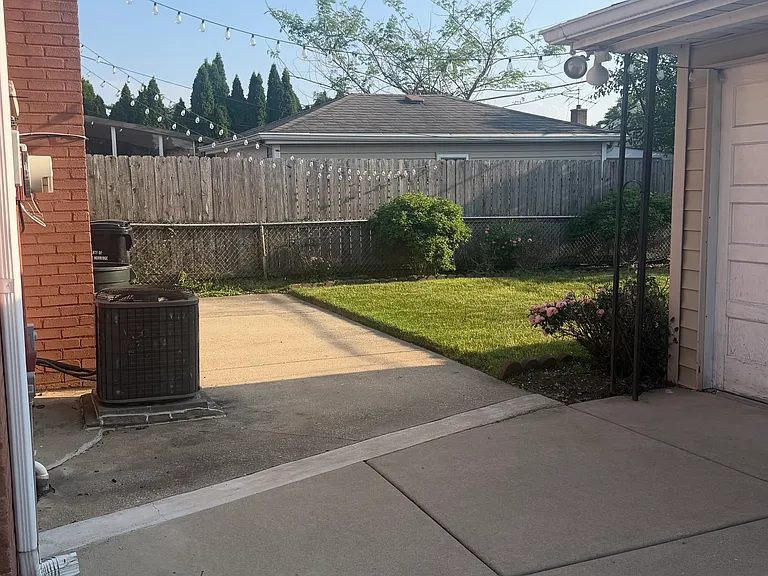 N Ozark Ave — Photo 7