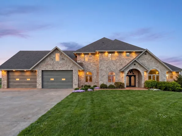 20951 Prairie Hills Ln, Prior Lake, MN 55372