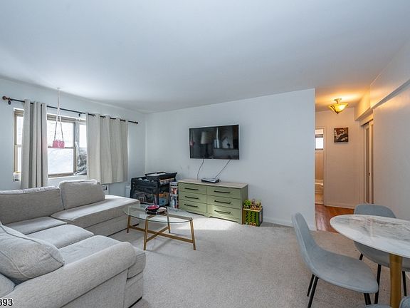 3rd image of 3071 Edwin Ave #2F