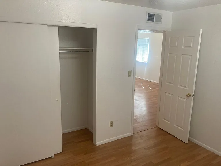 207 Princeton Dr SE #D — Photo 12