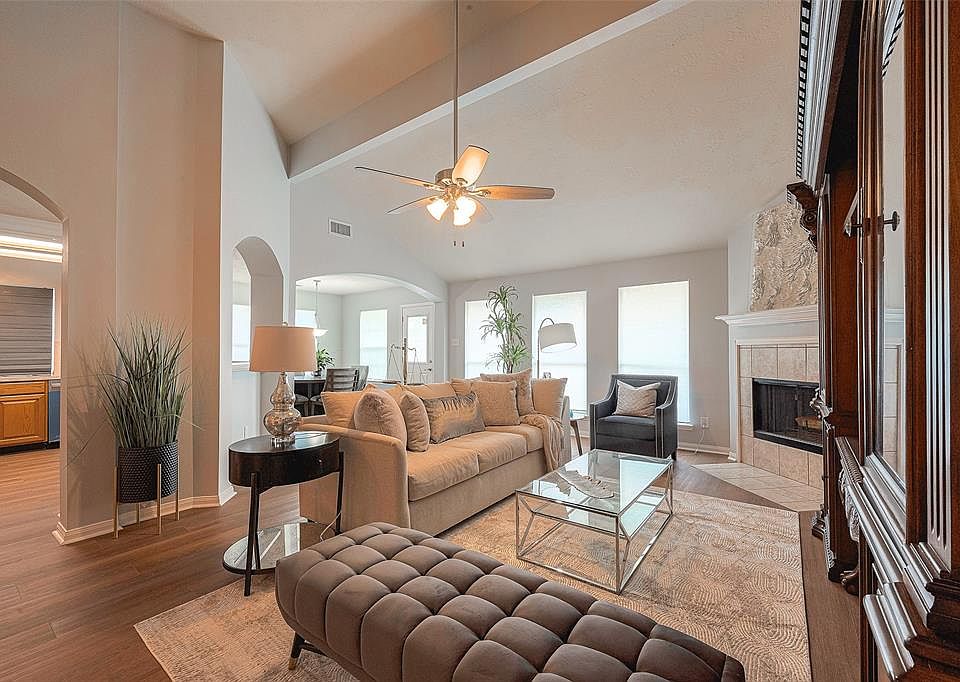 1st image of 114 Willoughby Court