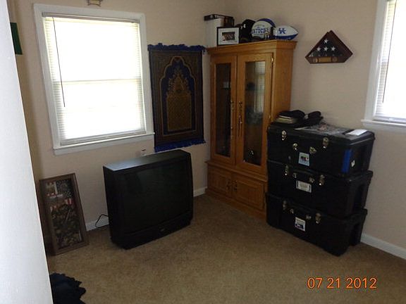3rd image of 4909 Sturbridge Pl