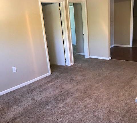5th image of 364 S Douglas St APT 1