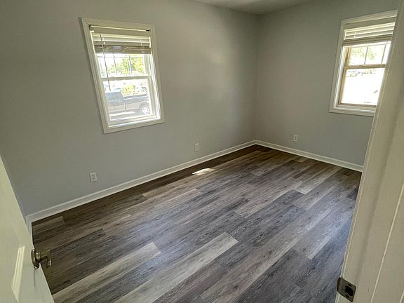 5th image of 4401 Evanston Ave