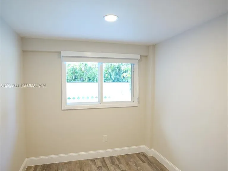 2573 Conroy Dr — Photo 31