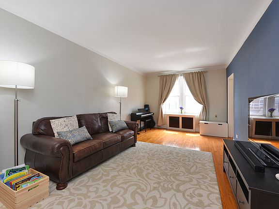 4th image of 11420 Queens Blvd APT C4