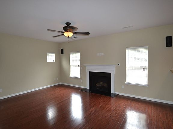 3rd image of 2030 Heron Pointe Dr