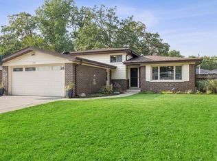 209 Murray Dr, Wood Dale, IL 60191