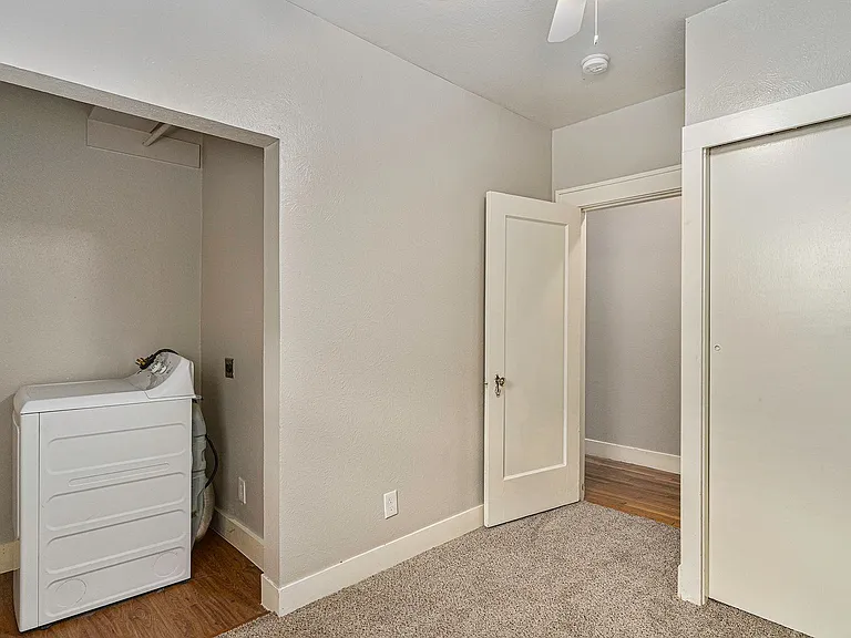 3233 Odessa Ave — Photo 16