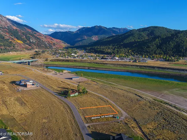 35 Aster Loop, Alpine, WY 83128