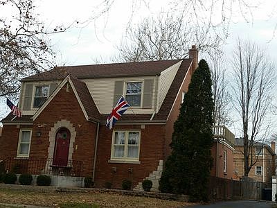 3rd image of 9207 S Sawyer Ave