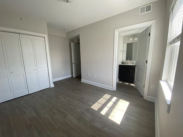 102 W Martin St #45 — Photo 7