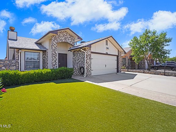 3rd image of 2806 Castle Hill Cir