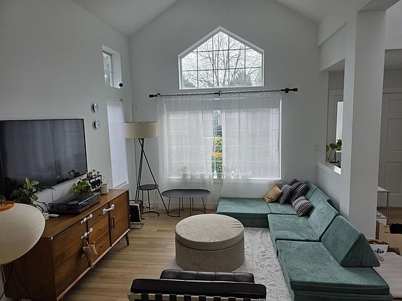 4th image of 25728 SE 35th Pl