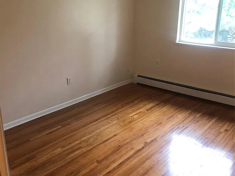 10989 Roseanna Dr — Photo 14