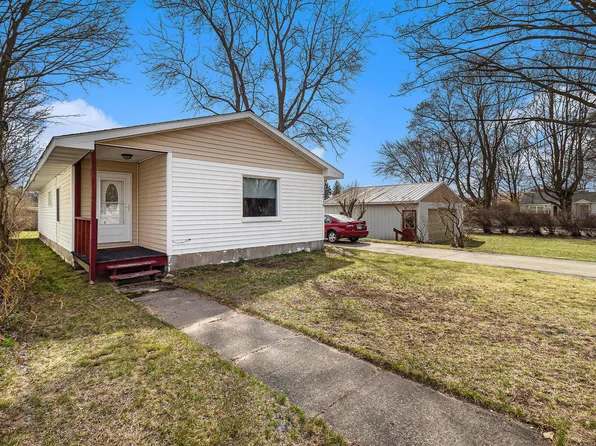 216 S Apple St, Hart, MI 49420