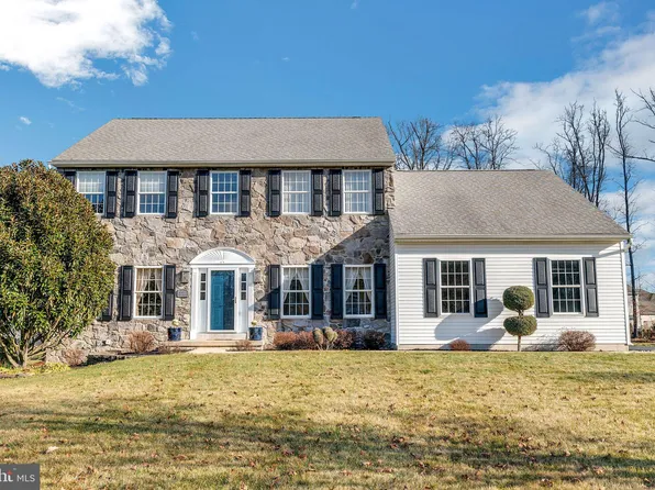 2221 Claymont Dr, Quakertown, PA 18951