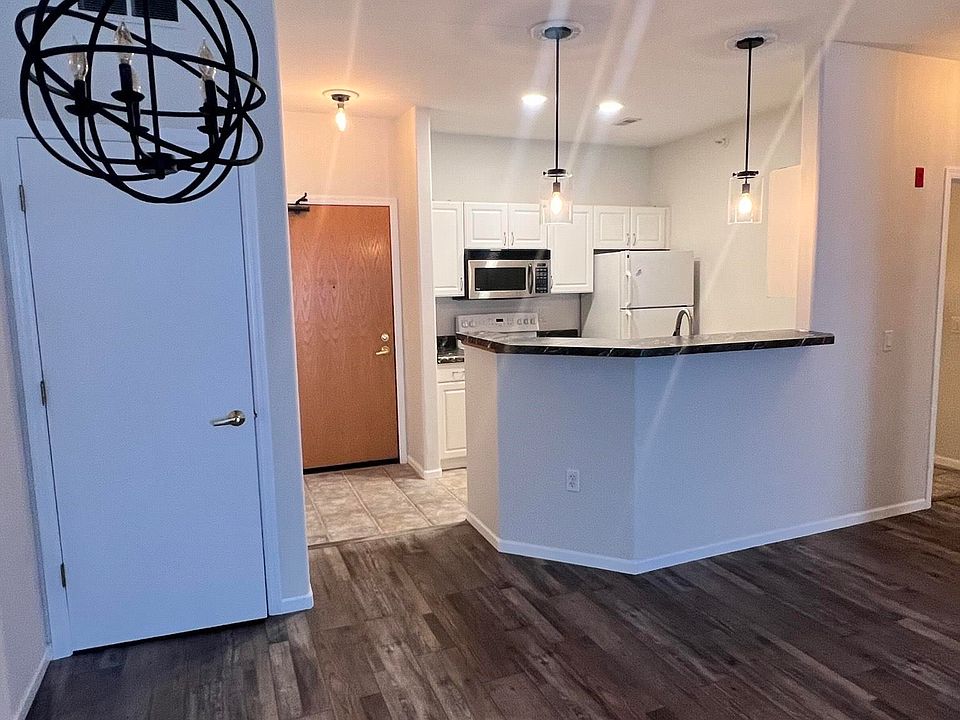 2nd image of 18 Kings Mill Cir Unit 106