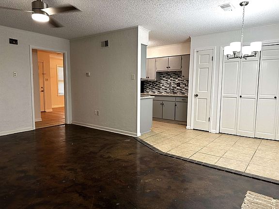 5th image of 1106 Brado Dr