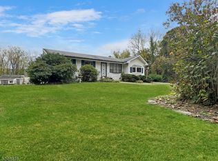 25 Pine St, Port Murray, NJ 07865