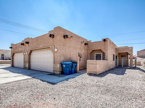 3rd image of 2320 College Dr