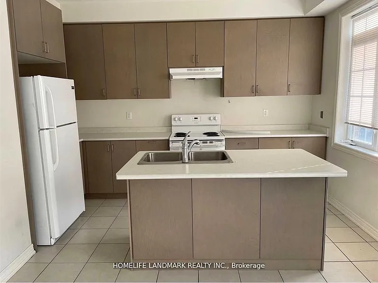 167 Roy Grove Way — Photo 2