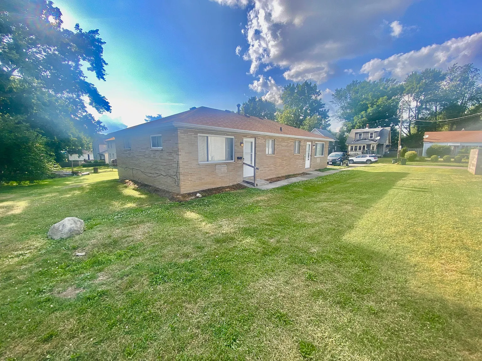 2 bed, 1.0 bath, 650 sqft, $950 — Photo 1