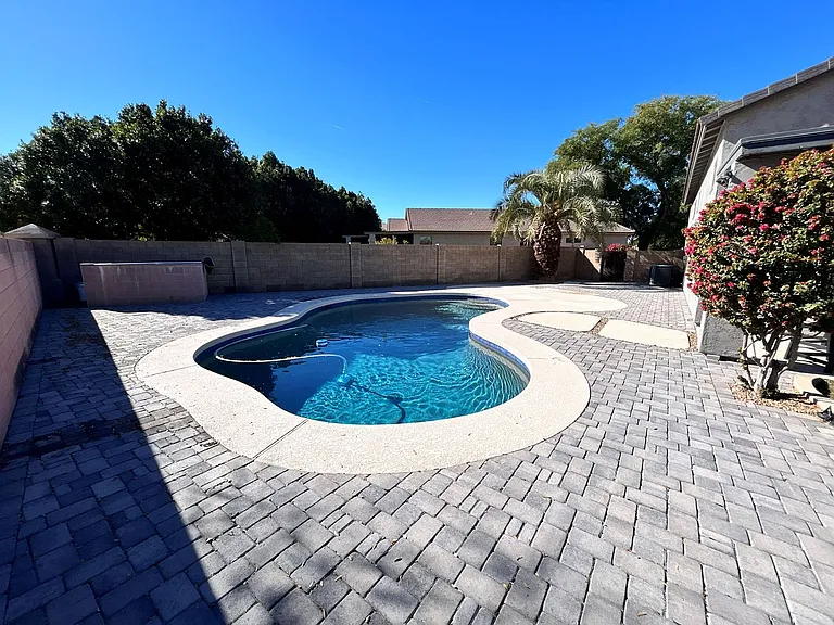 345 N Scott Dr — Photo 22