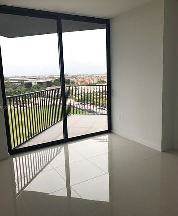 5th image of 5300 Paseo Dr #701