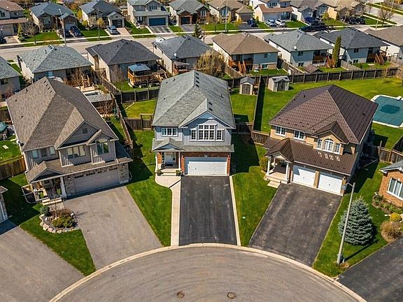 2nd image of 60 Nightingale Dr