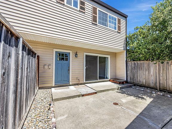 5th image of 1572 Yardley Street