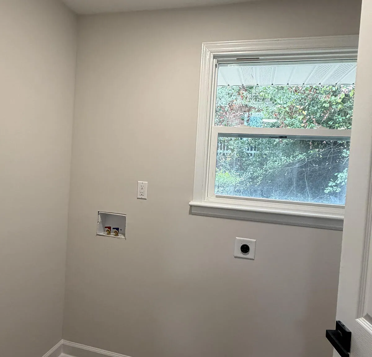 3 bed, 2.0 bath, 1500 sqft, $1,800 — Photo 2